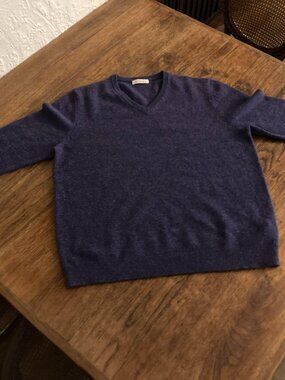 V-Neck Sweater (Purple), Men's X-Large, Condition NEW